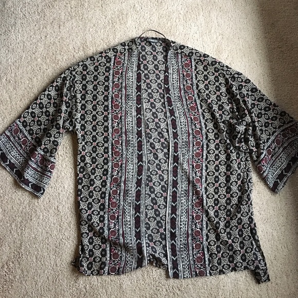 Express Tops - Express kimono one size fits all